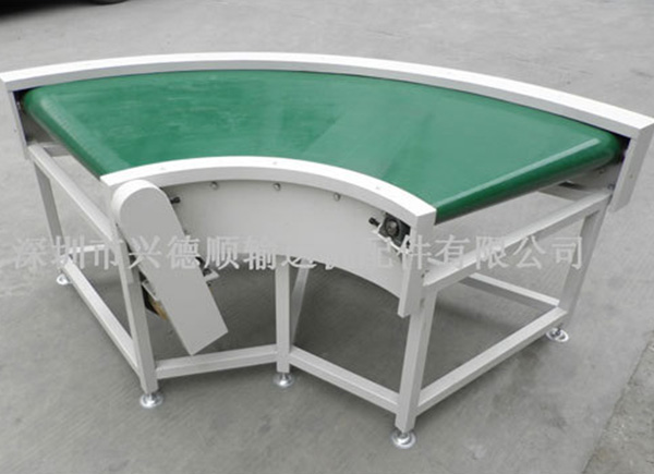 轉(zhuǎn)彎接口皮帶輸送機